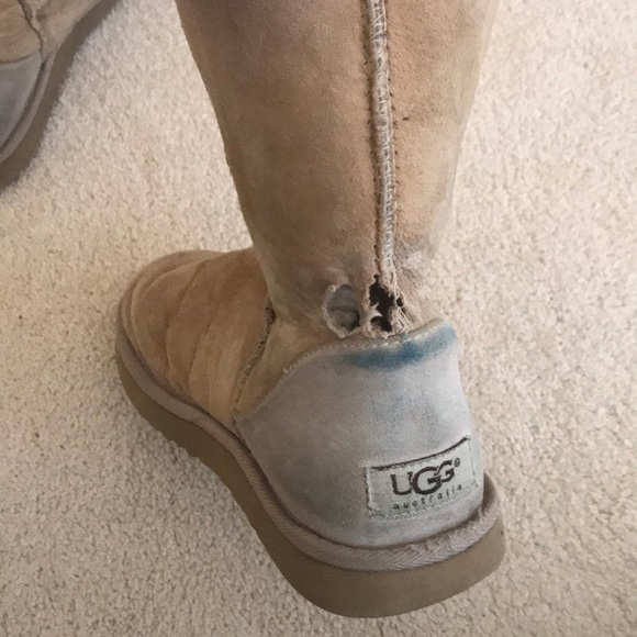 Short UGG Boots - Picture 2 of 2